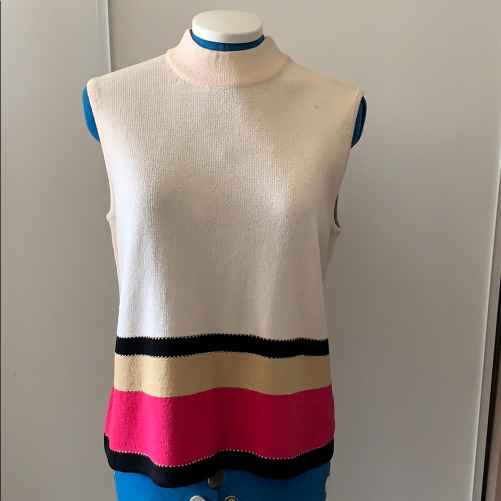 St. John Sleeveless Lightweight Sweater Sz Small